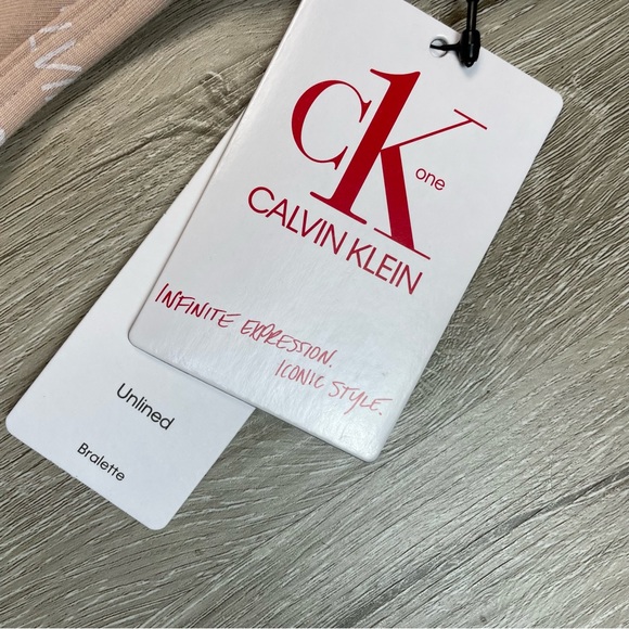 NWT Calvin Klein Unlined Bralette - Picture 6 of 6